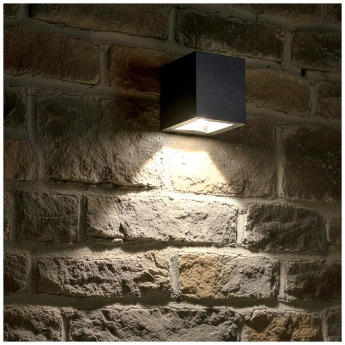 Lámpara de pared solar LED con luz regulable IP54