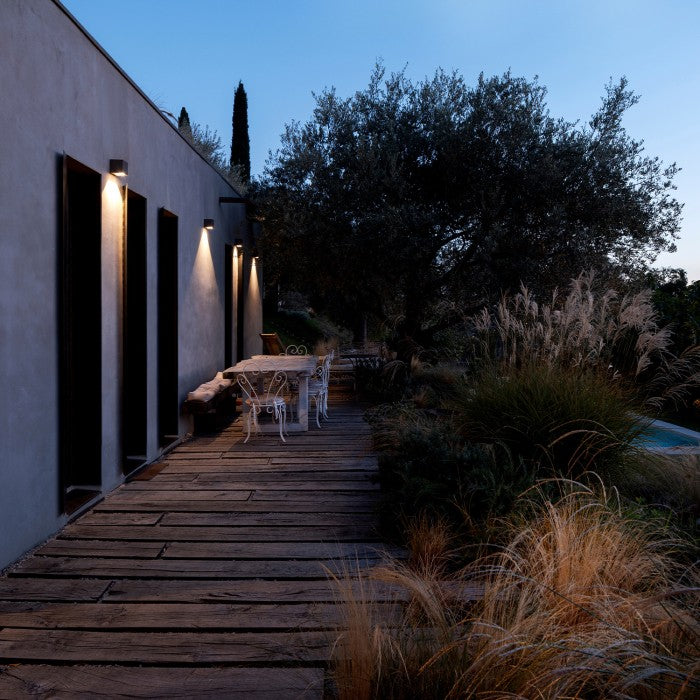 Lámpara de pared solar LED con luz regulable IP54